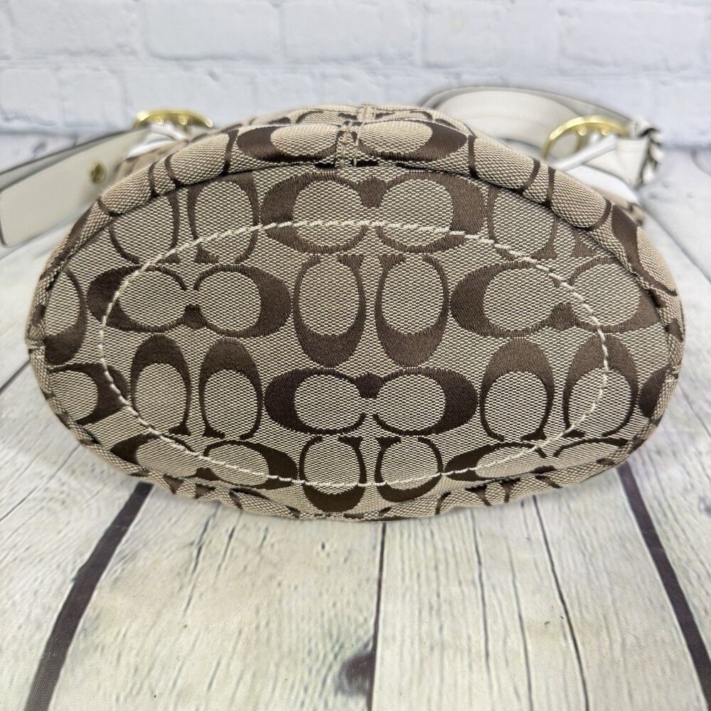VTG Coach Bleecker Bucket Bag Beige Signature Canvas & White Leather Trim Purse - Picture 13 of 16